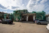 Право аренды здания площадью 600,8 кв. м в Апраксином дворе.